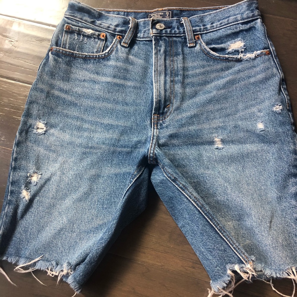 Abercrombie high rise Bermuda shorts